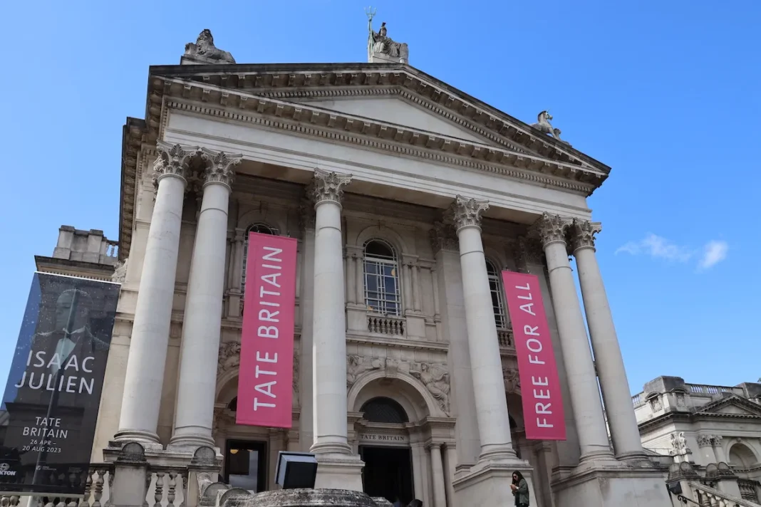 Tate Britain. Courtesy DiscoA340 via Wikimedia Commons